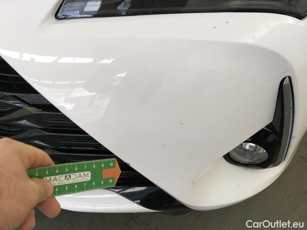  Toyota  Yaris TOYOTA  / 2017 / 5P / berlina con portón 1.5 100H Active #15