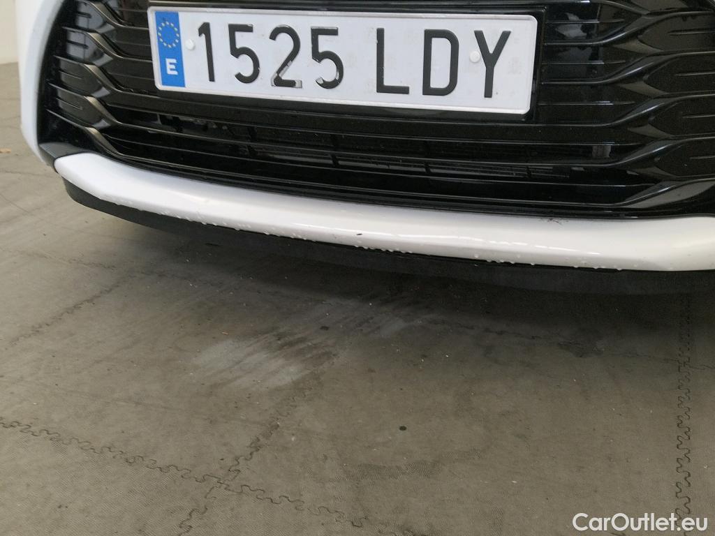  Toyota  Yaris TOYOTA  / 2017 / 5P / berlina con portón 1.5 100H Active #12