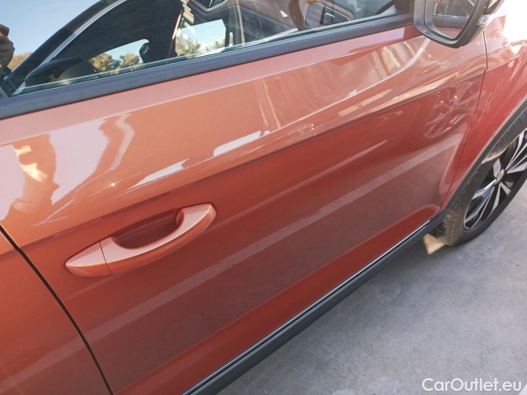  Volkswagen  T-ROC VOLKSWAGEN  / 2017 / 5P / todoterreno Advance Style 1.0 TSI 85kW (115CV) #32