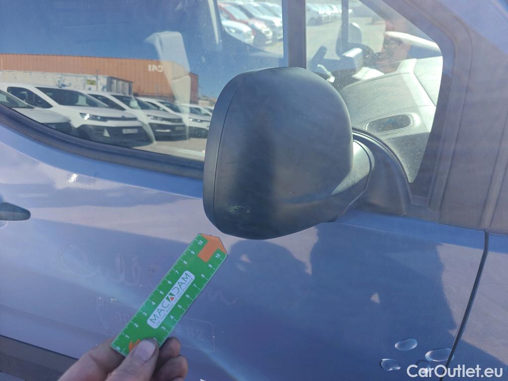  Peugeot  Partner PEUGEOT  / 2018 / 3P / furgón derivado de turismo Pro Standard 600kg BlueHDi 73kW #45