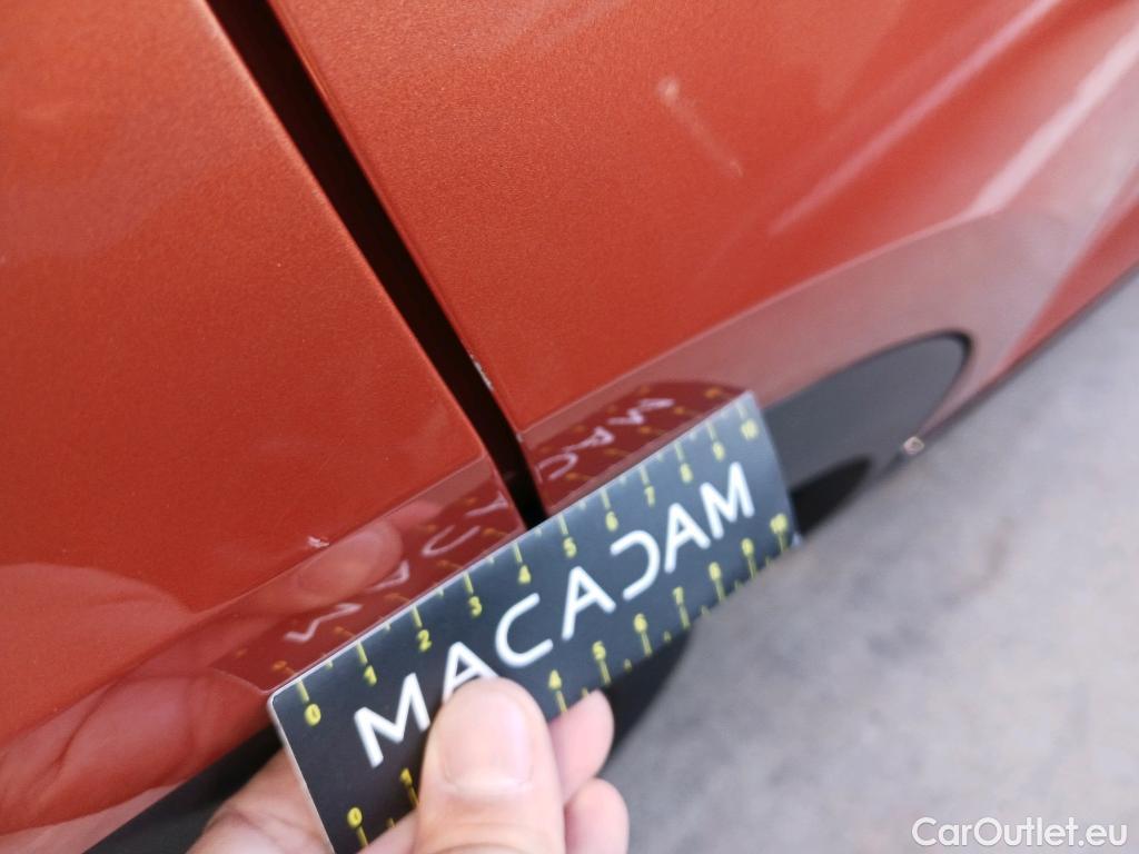  Volkswagen  T-ROC VOLKSWAGEN  / 2017 / 5P / todoterreno Advance Style 1.0 TSI 85kW (115CV) #9