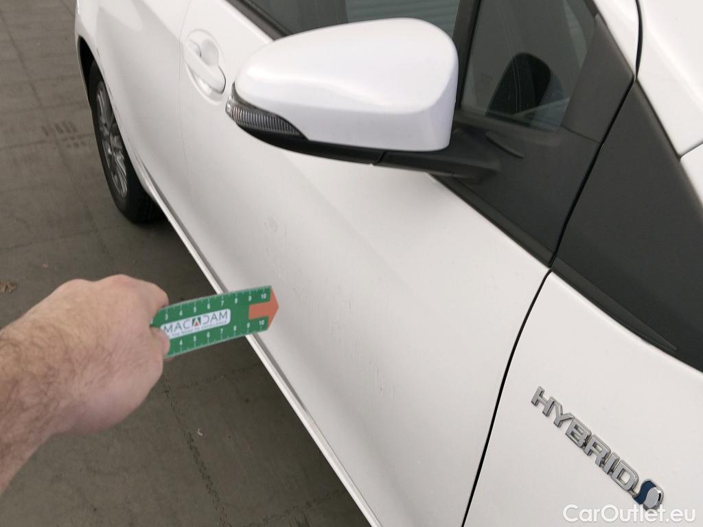  Toyota  Yaris TOYOTA  / 2017 / 5P / berlina con portón 1.5 100H Active #7