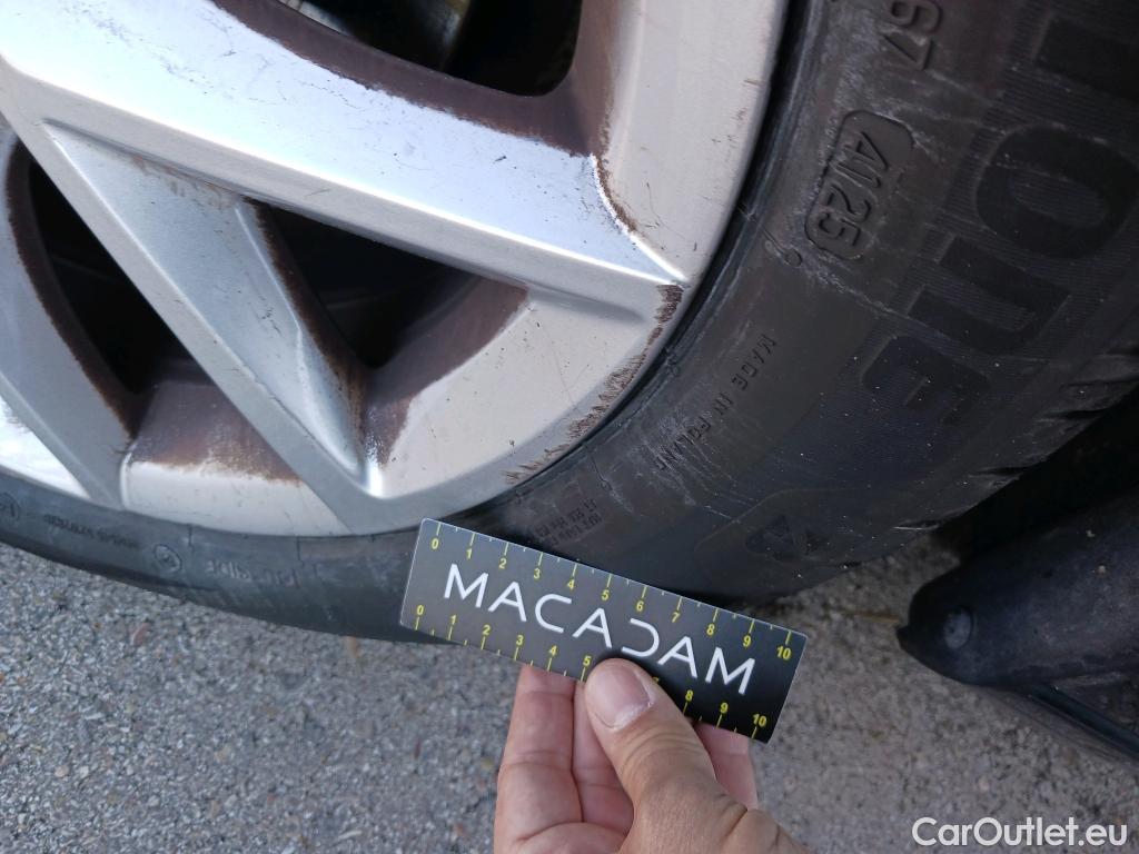  Land Rover  Discovery SEAT Nuevo León / 2020 / 5P / berlina con portón 2.0 TDI 85kW S&S Style Go (AC4) #23