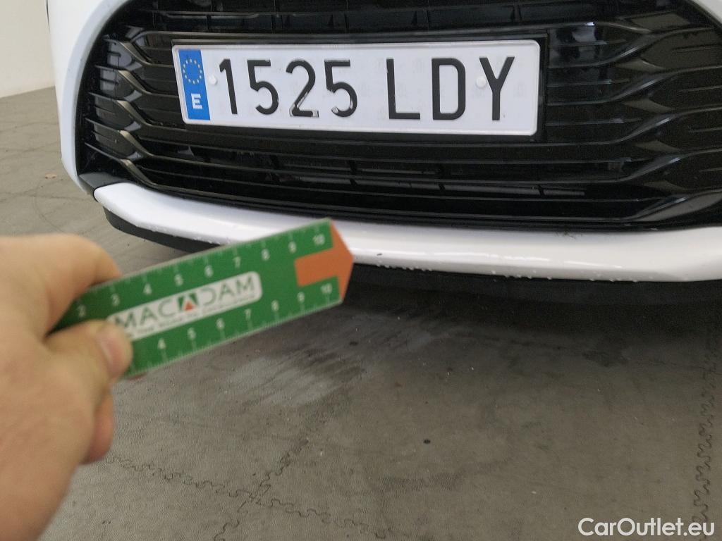  Toyota  Yaris TOYOTA  / 2017 / 5P / berlina con portón 1.5 100H Active #13