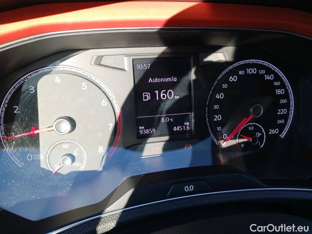  Volkswagen  T-ROC VOLKSWAGEN  / 2017 / 5P / todoterreno Advance Style 1.0 TSI 85kW (115CV) #19