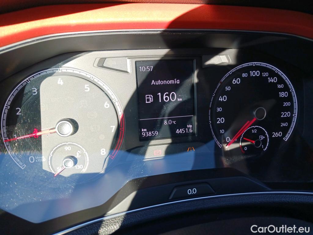  Volkswagen  T-ROC VOLKSWAGEN  / 2017 / 5P / todoterreno Advance Style 1.0 TSI 85kW (115CV) #18