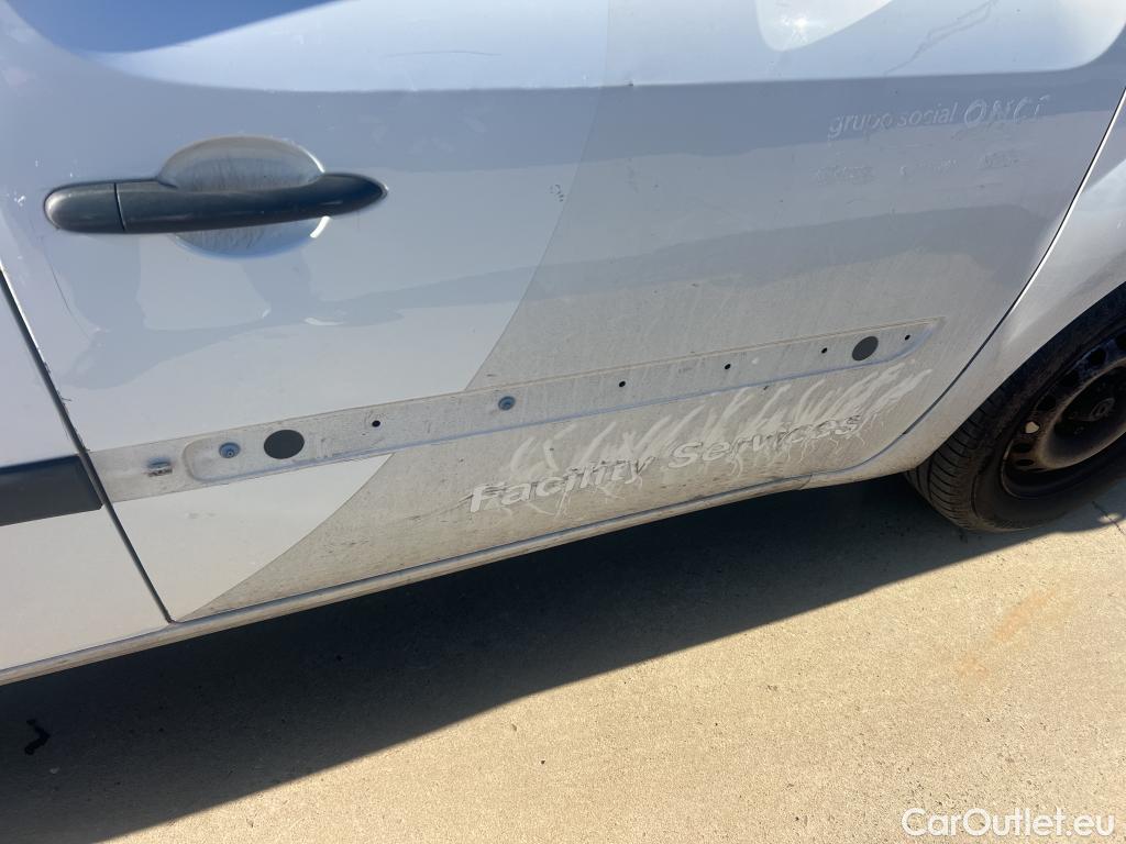  Renault  Kangoo RENAULT  Furgón/2013/3P/furgón derivado de turismo Profesional Blue dCi 59 kW (80CV) #40