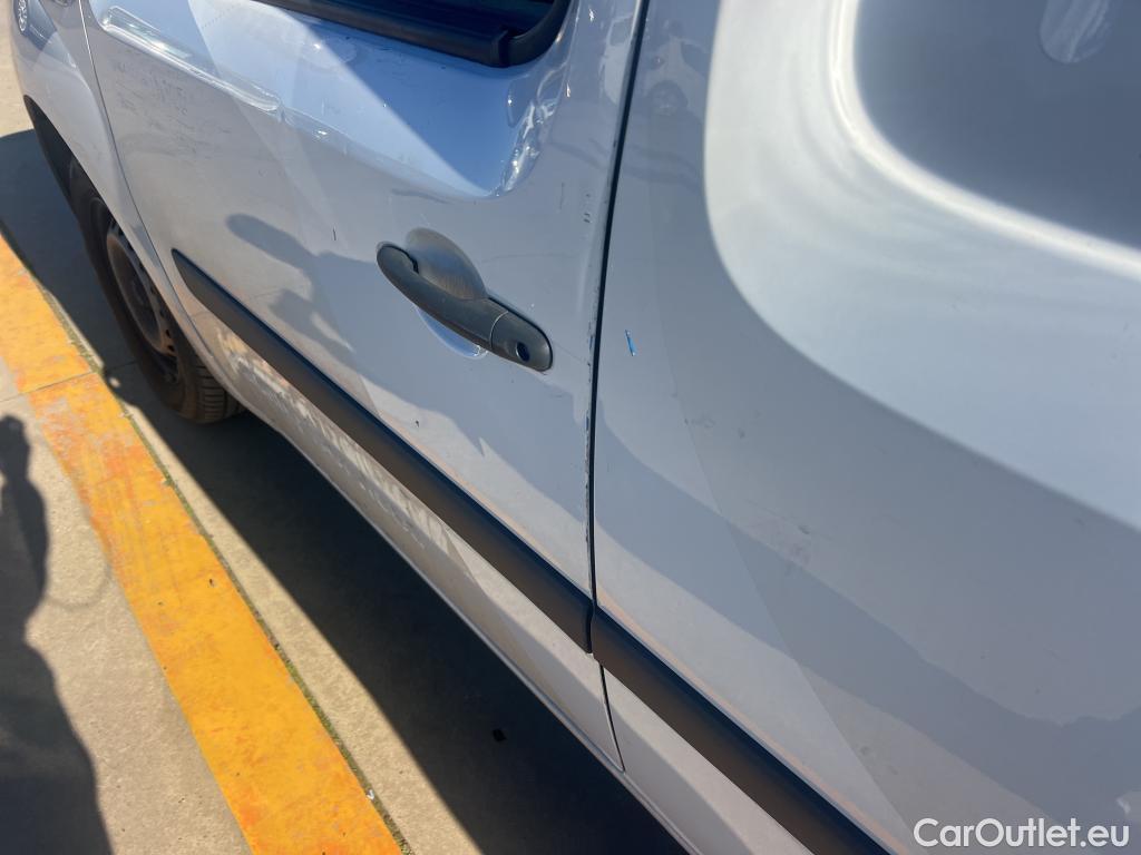  Renault  Kangoo RENAULT  Furgón/2013/3P/furgón derivado de turismo Profesional Blue dCi 59 kW (80CV) #30