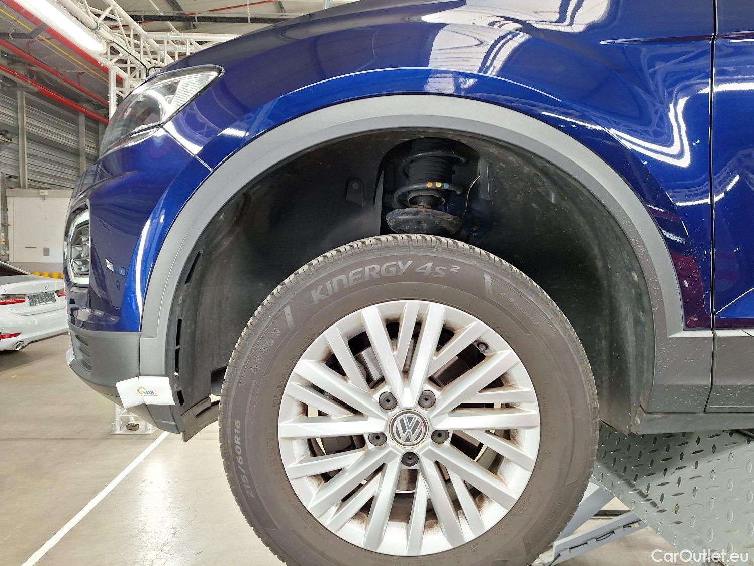  Volkswagen  T-ROC VW,  '17, Volkswagen  1.0 TSI 5d #4