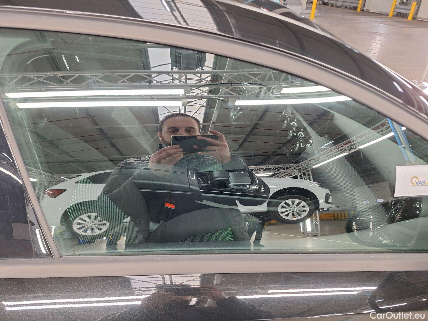  Mercedes  A-Klasse Mercedes, A-Class Berline '18, Mercedes-Benz  Limousine A 200d Business S #19