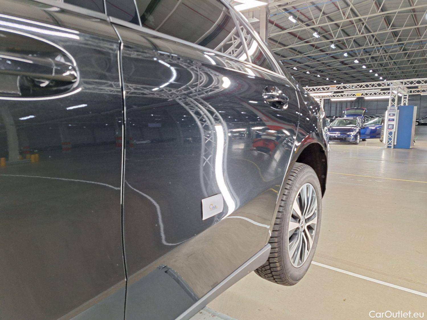  Mercedes  A-Klasse Mercedes, A-Class Berline '18, Mercedes-Benz  Limousine A 200d Business S #17