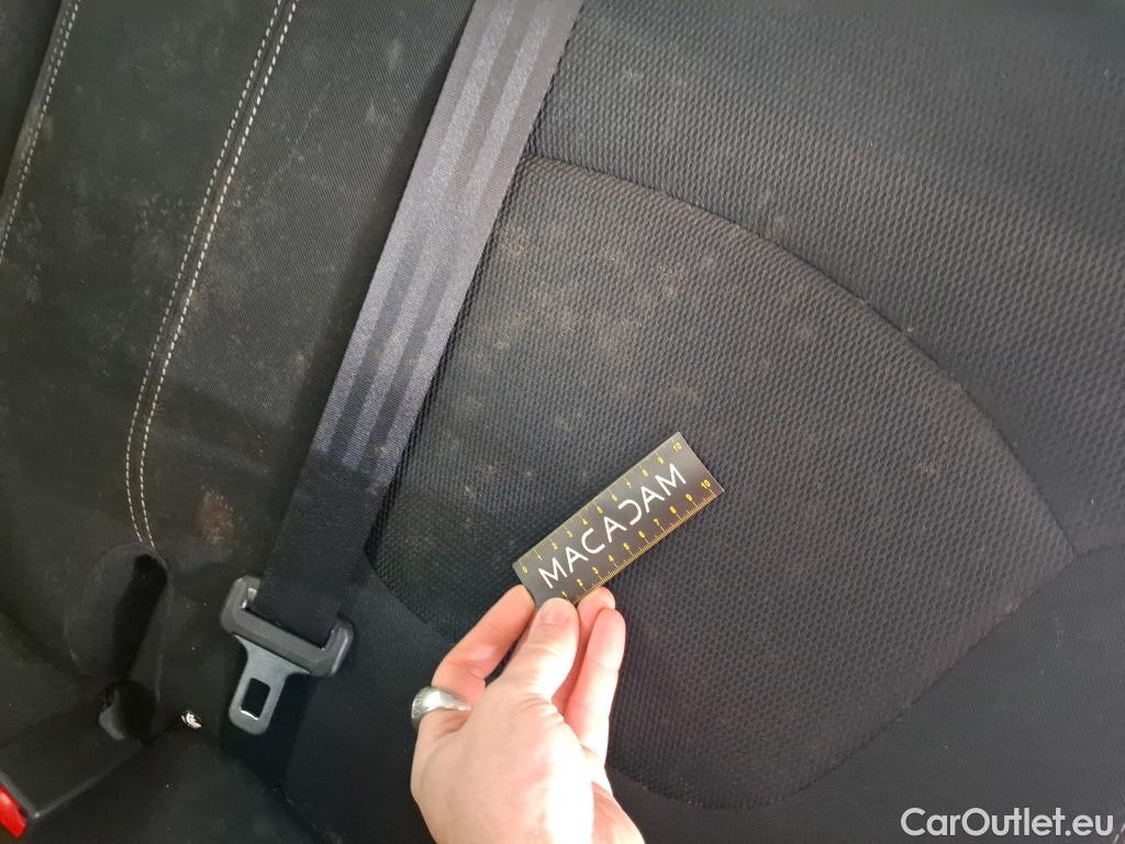  Renault  Captur RENAULT  5p Crossover Business dCi 90 - 18 #51