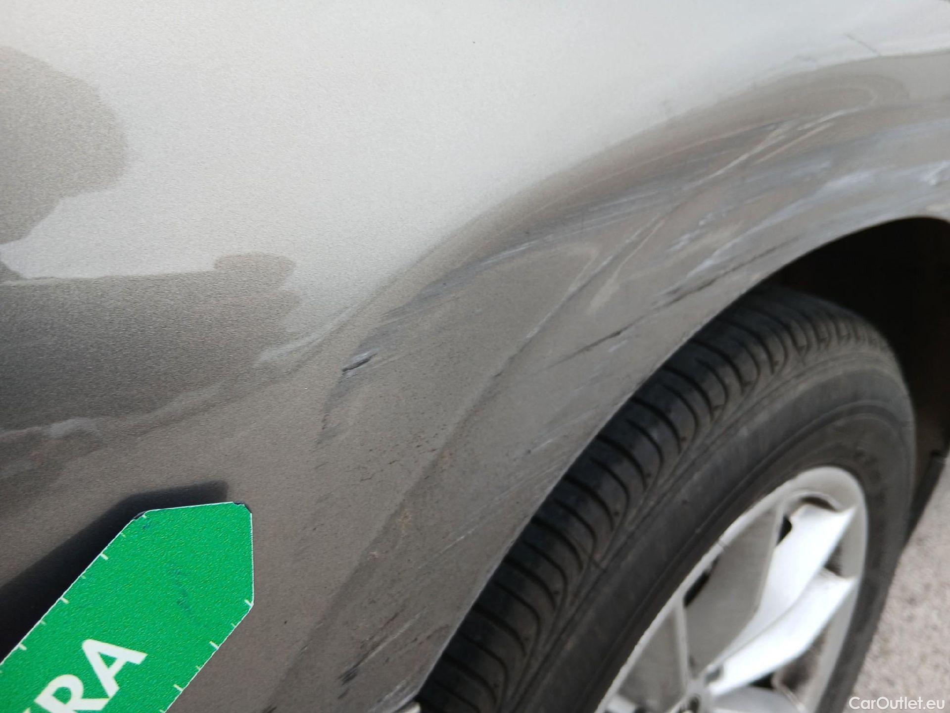  Bmw  Serie 3 BMW  / 2018 / 4P / sedán 318d #19