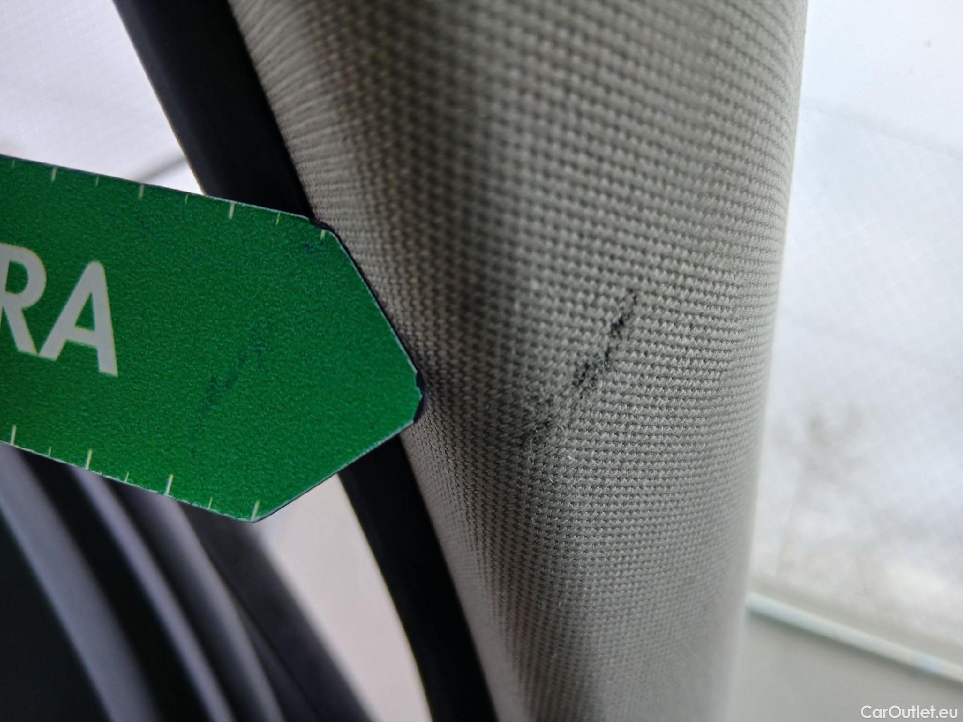  Bmw  Serie 3 BMW  / 2018 / 4P / sedán 318d #2