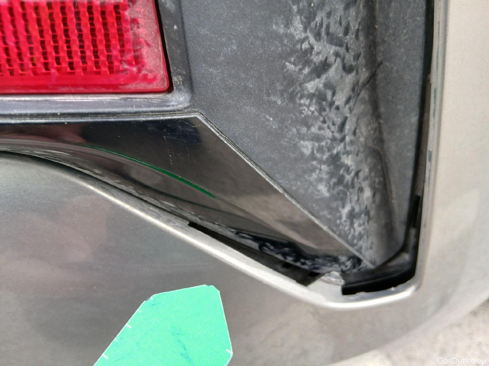  Bmw  Serie 3 BMW  / 2018 / 4P / sedán 318d #16