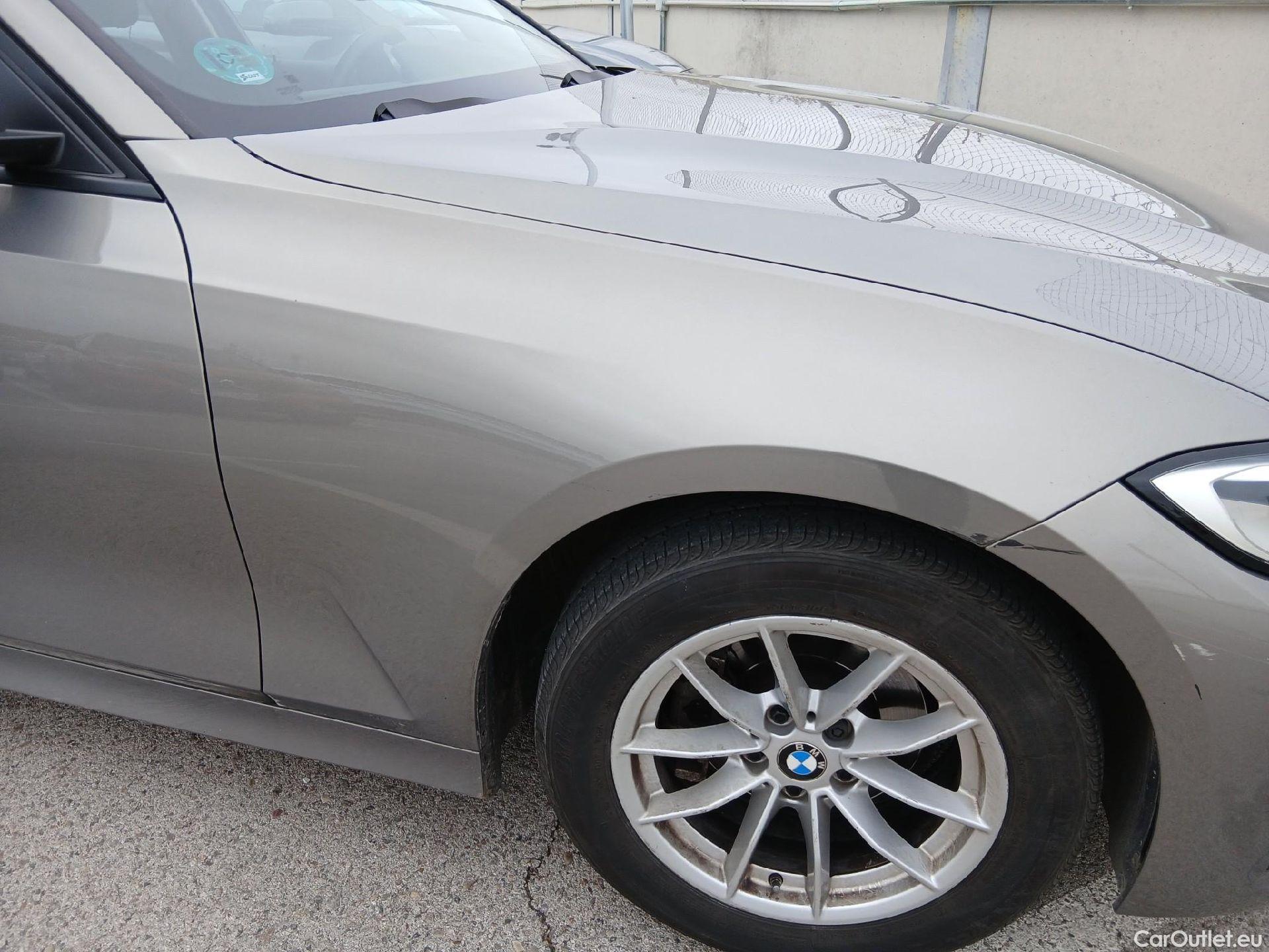  Bmw  Serie 3 BMW  / 2018 / 4P / sedán 318d #27