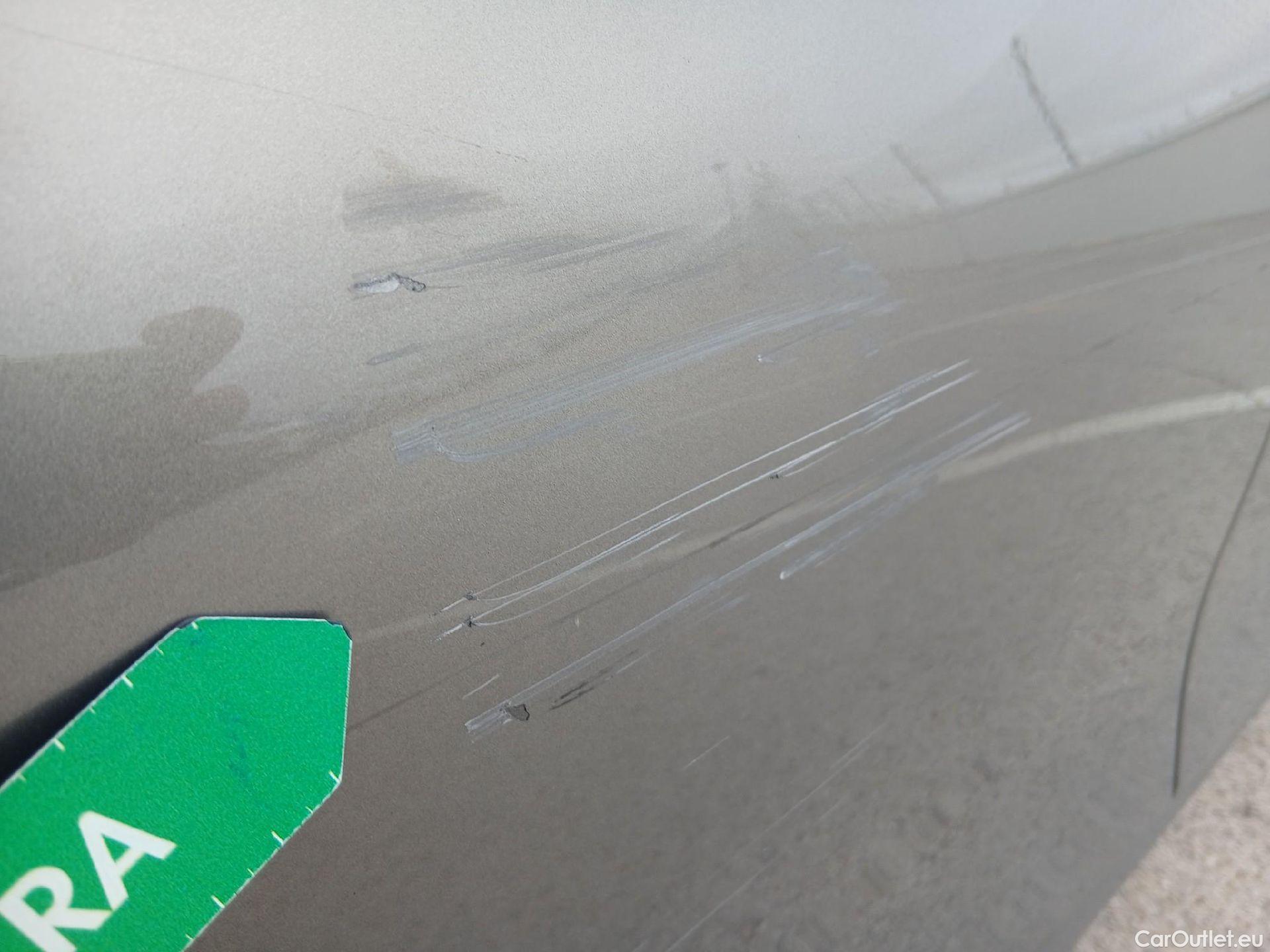  Bmw  Serie 3 BMW  / 2018 / 4P / sedán 318d #20