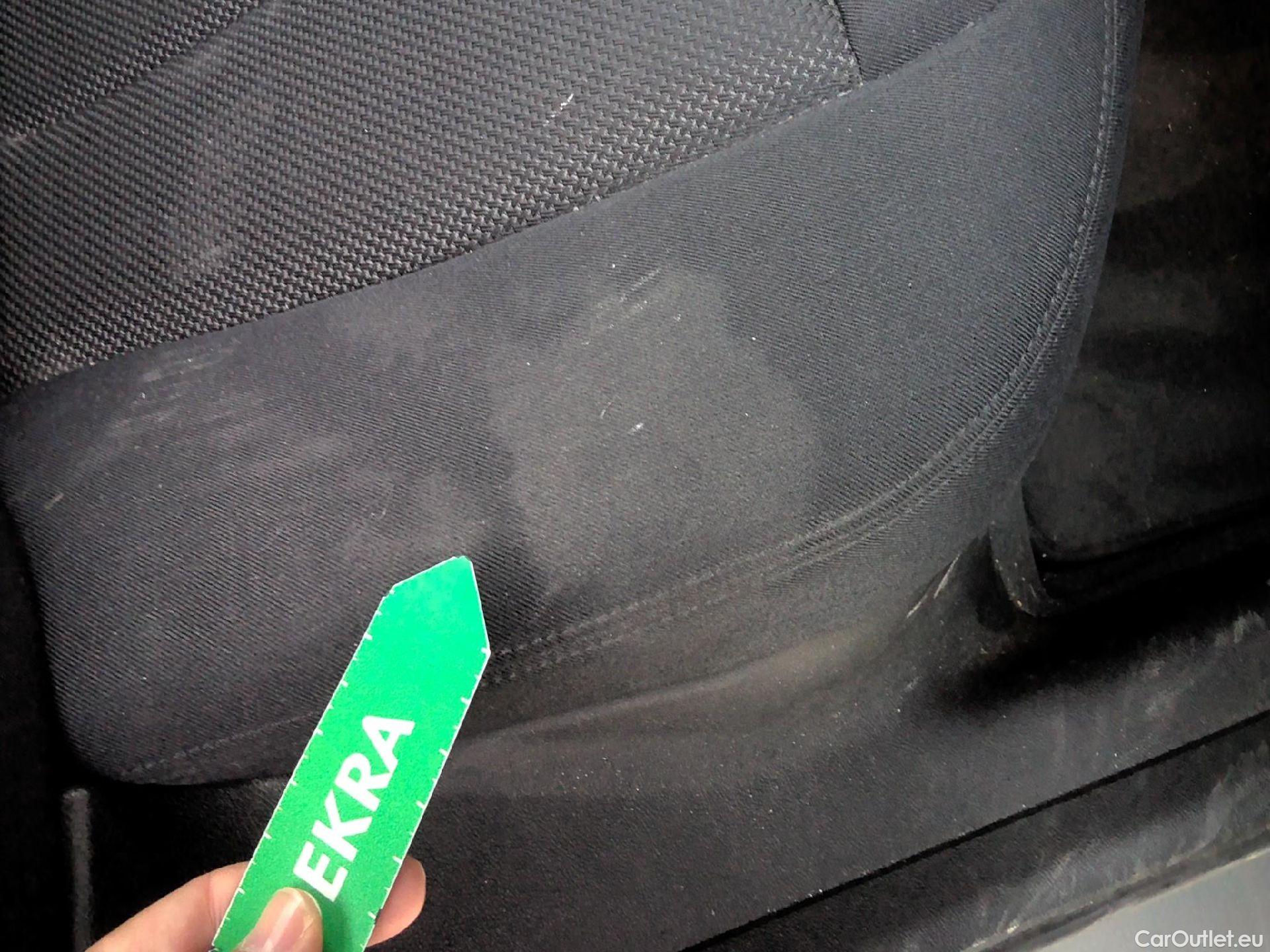  Bmw  Serie 3 BMW  / 2018 / 4P / sedán 318d #29