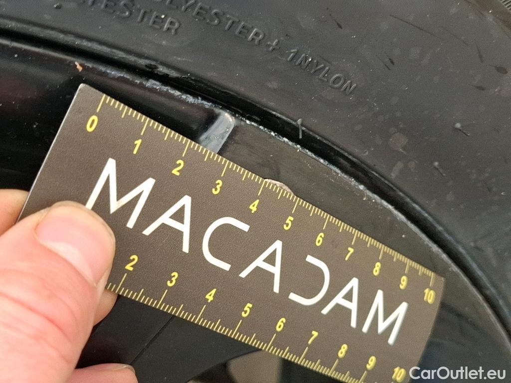  Toyota  C-HR TOYOTA  5p Berline 1.8 HYBRIDE 122 GRAPHIC #7