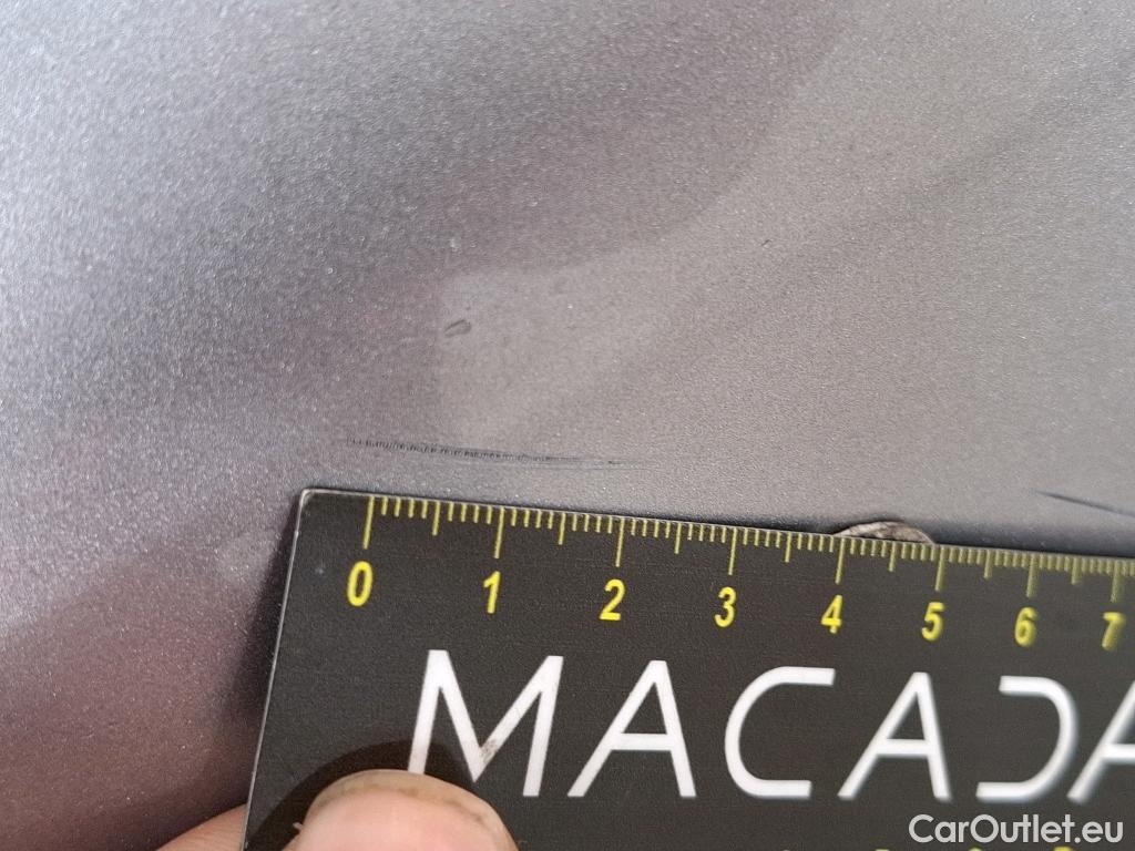  Toyota  C-HR TOYOTA  5p Berline 1.8 HYBRIDE 122 GRAPHIC #3