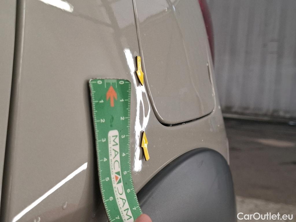  Citroen  C3  Max 1.2 PureTech 80CV BVM5 6E #4