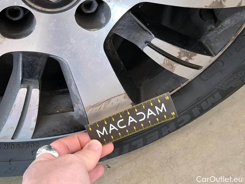  Renault  Captur RENAULT  5p Crossover Business dCi 90 - 18 #28