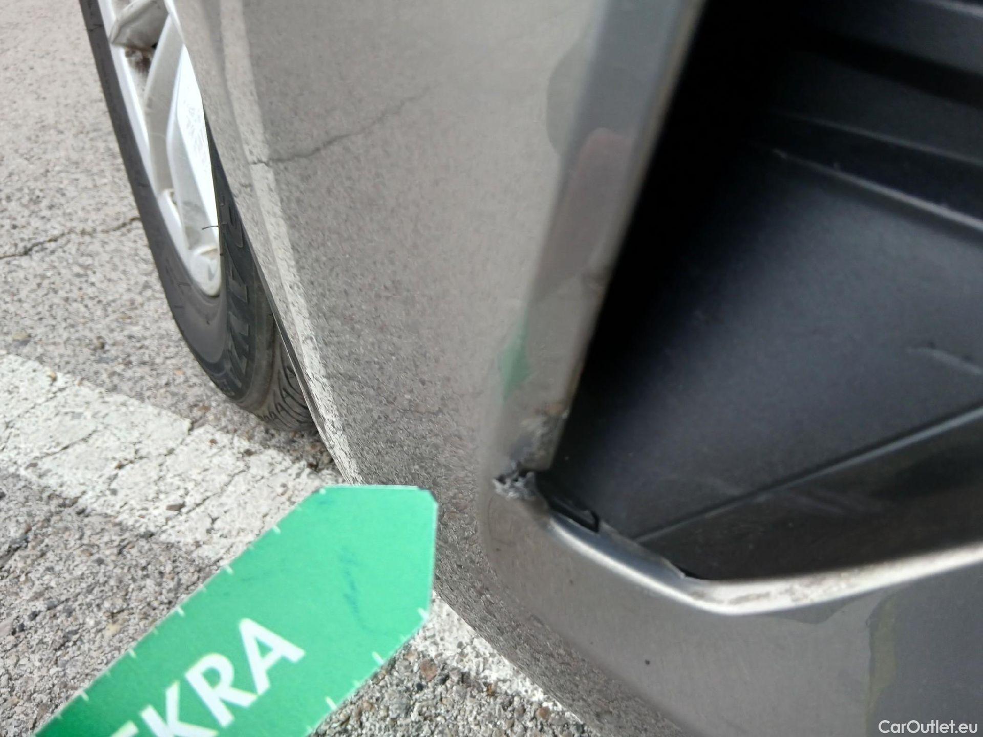  Bmw  Serie 3 BMW  / 2018 / 4P / sedán 318d #7