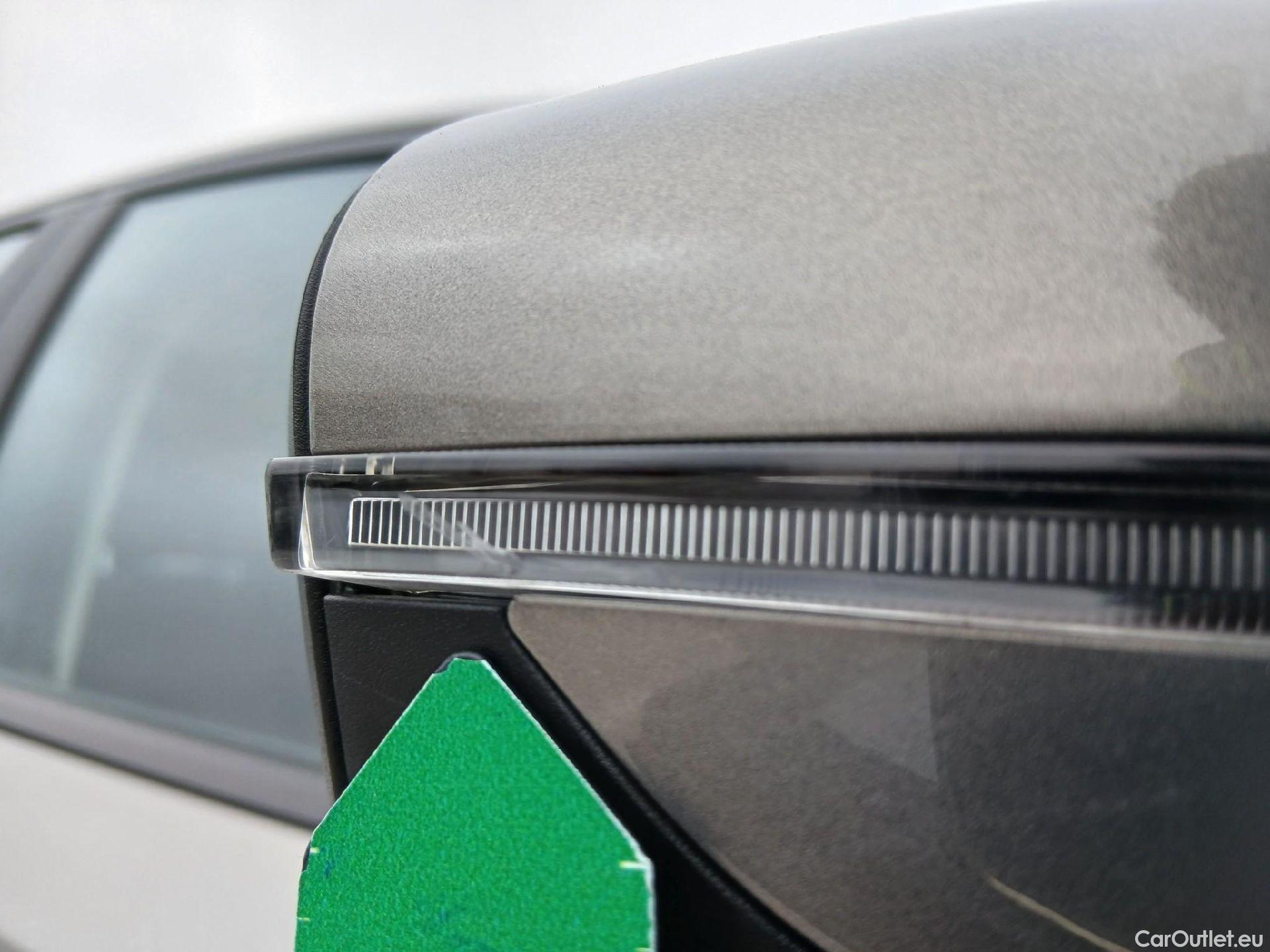  Bmw  Serie 3 BMW  / 2018 / 4P / sedán 318d #25