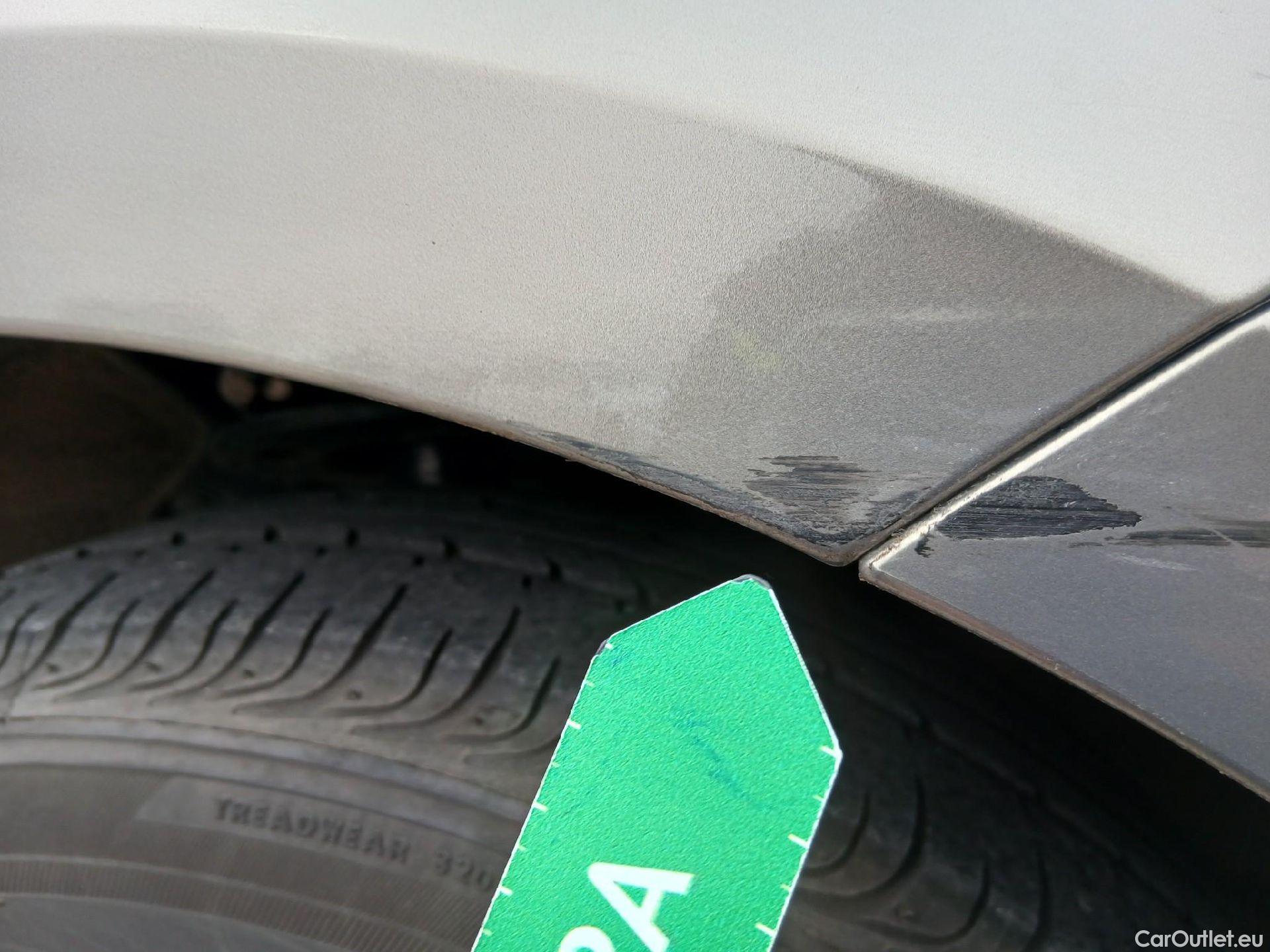  Bmw  Serie 3 BMW  / 2018 / 4P / sedán 318d #26