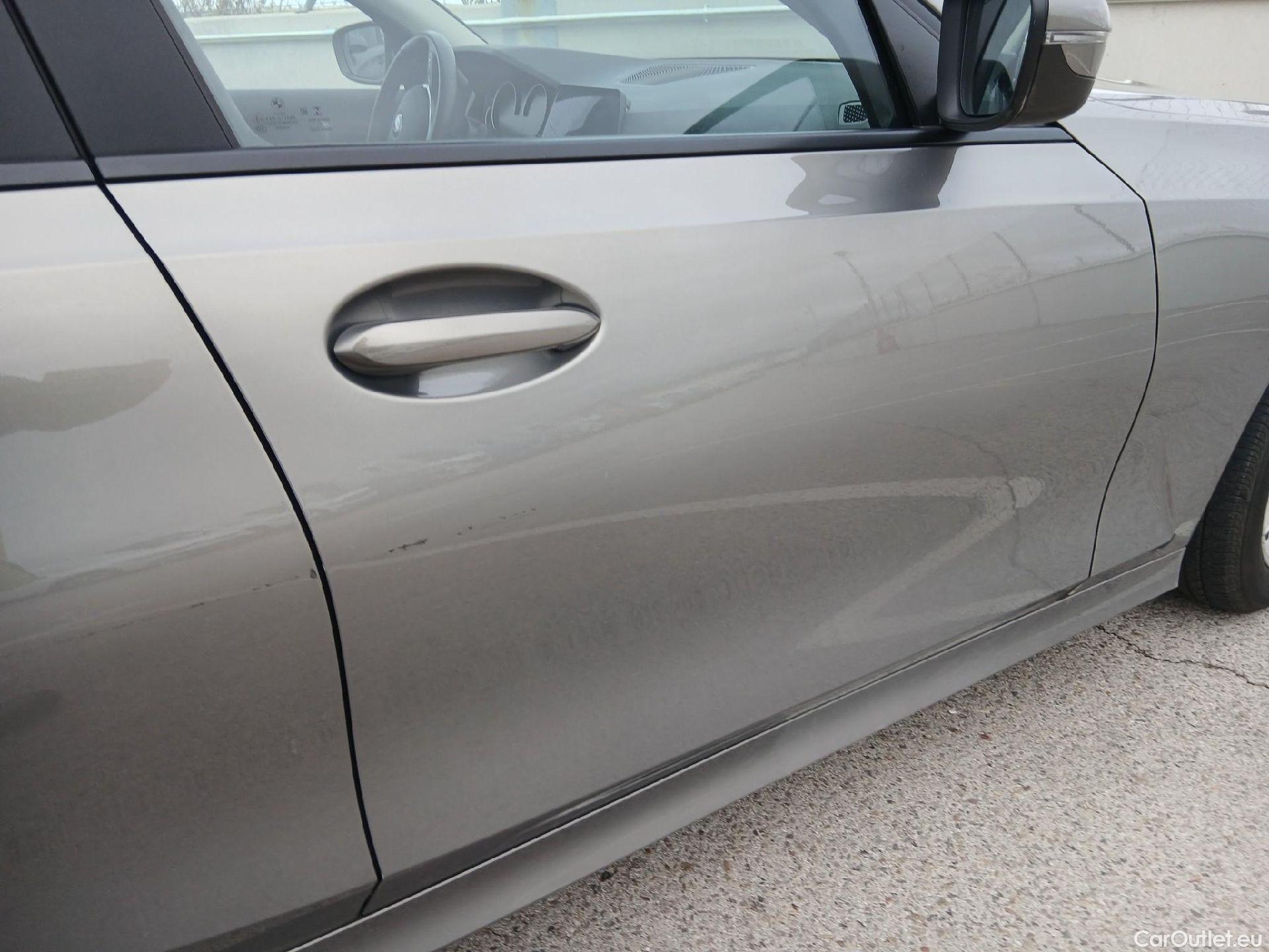  Bmw  Serie 3 BMW  / 2018 / 4P / sedán 318d #22