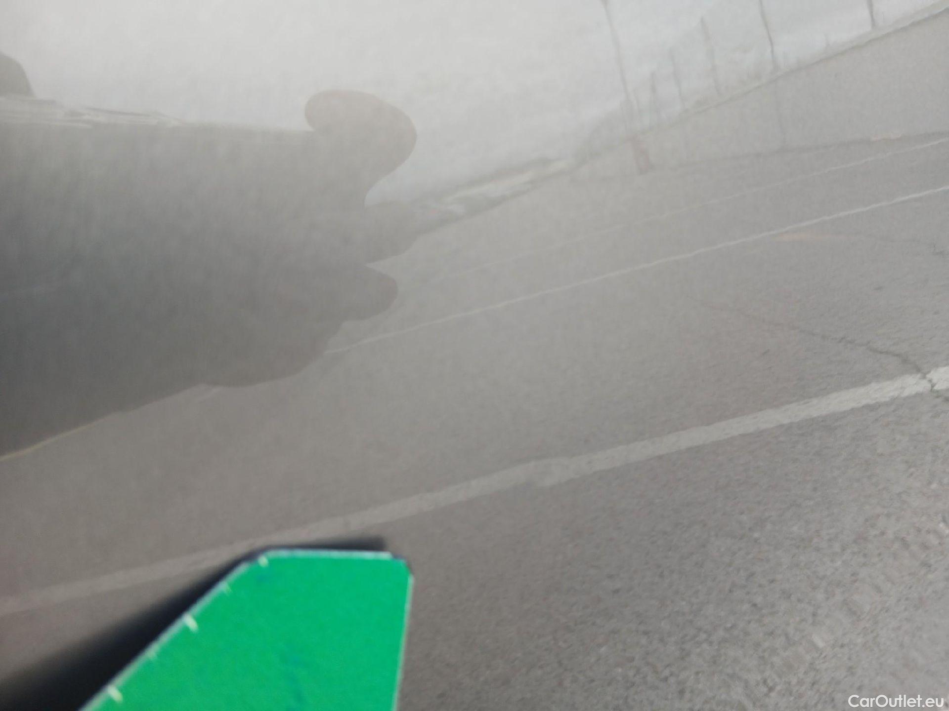  Bmw  Serie 3 BMW  / 2018 / 4P / sedán 318d #23