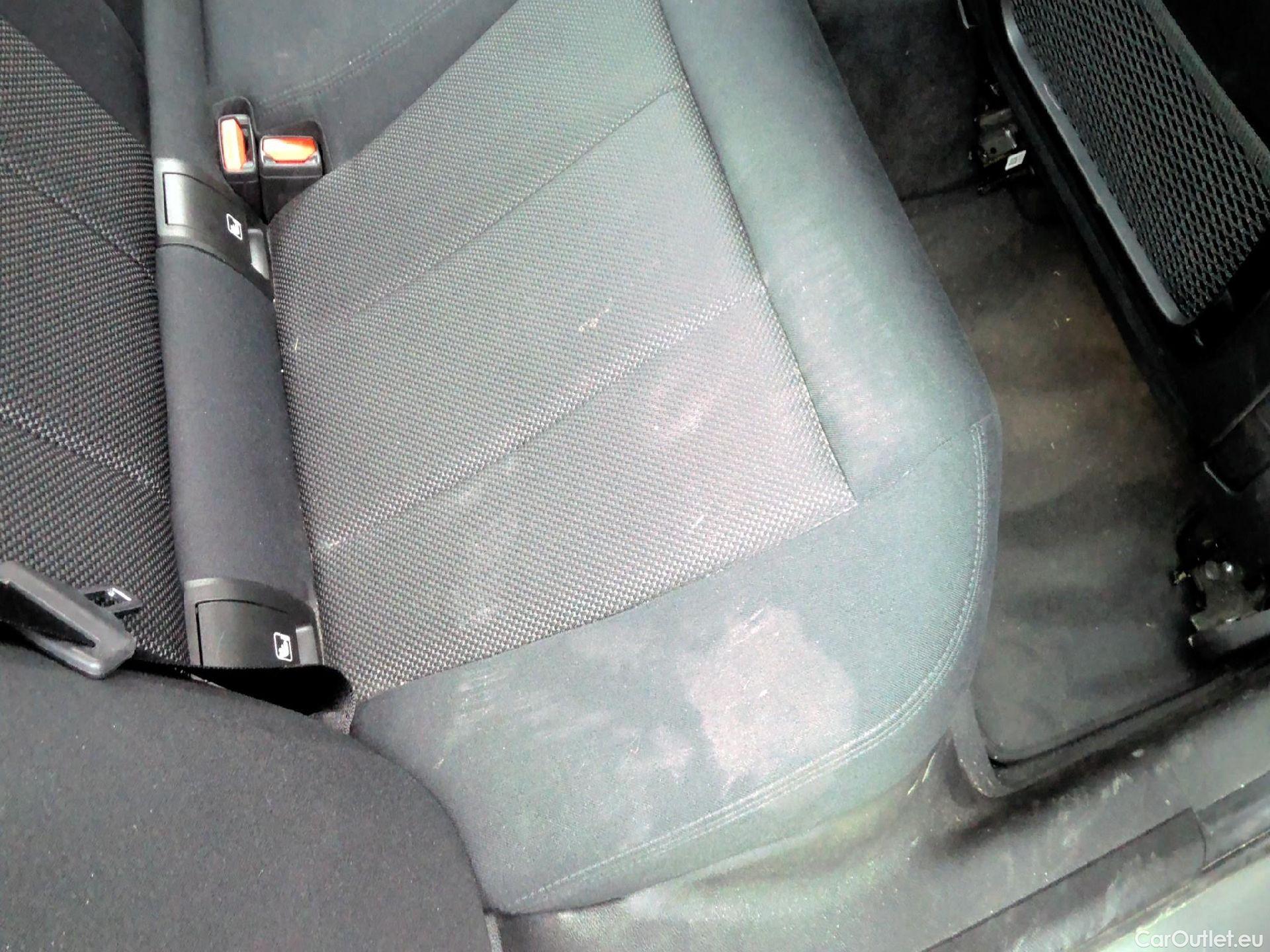  Bmw  Serie 3 BMW  / 2018 / 4P / sedán 318d #28