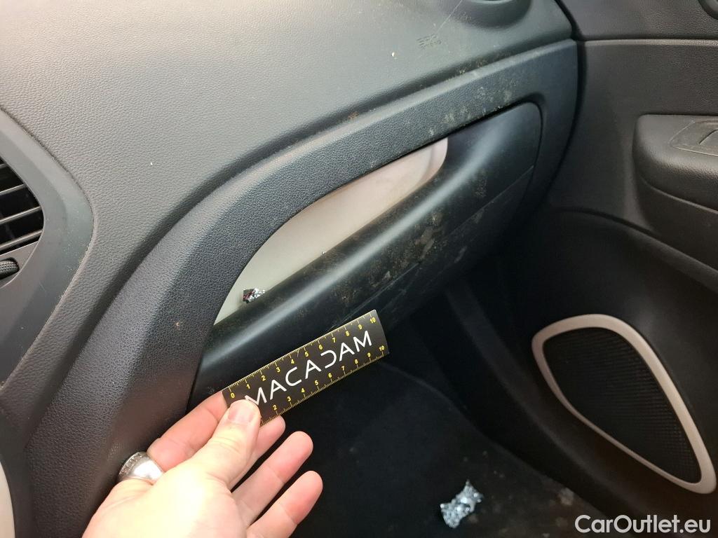  Renault  Captur RENAULT  5p Crossover Business dCi 90 - 18 #48