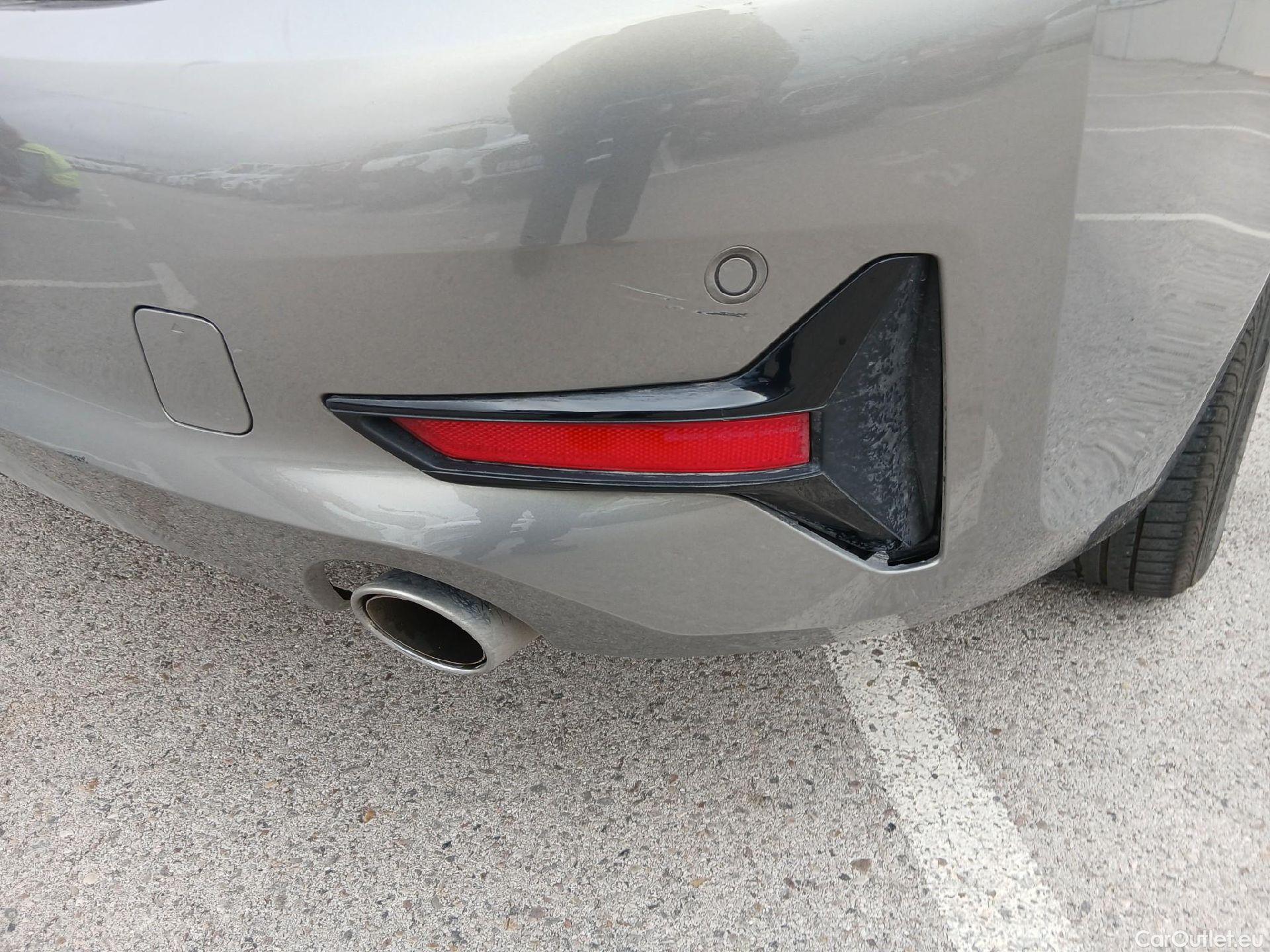  Bmw  Serie 3 BMW  / 2018 / 4P / sedán 318d #17