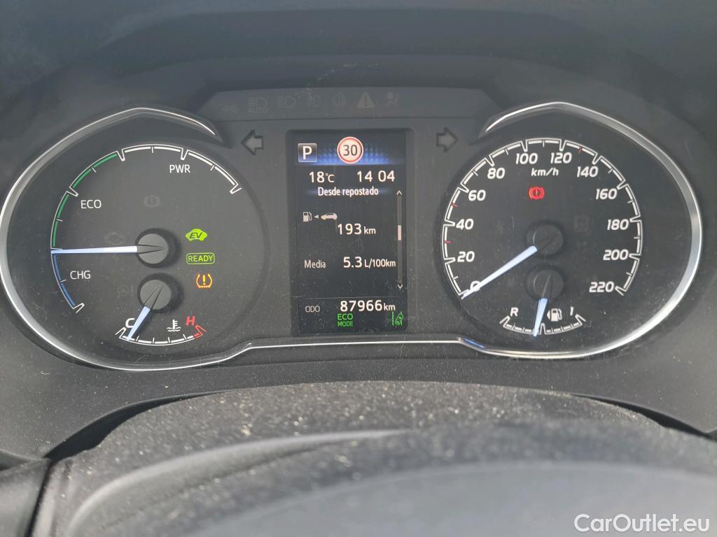  Toyota  Yaris TOYOTA  / 2017 / 5P / berlina con portón 1.5 100H Active #45