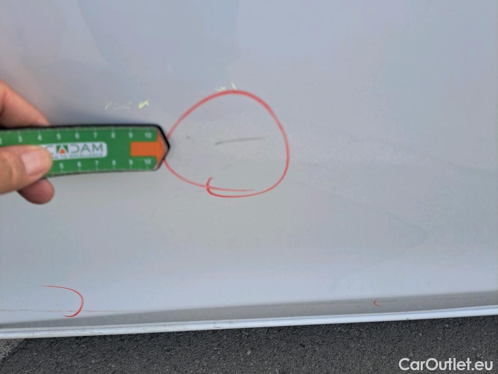  Toyota  Yaris TOYOTA  / 2017 / 5P / berlina con portón 1.5 100H Active #33