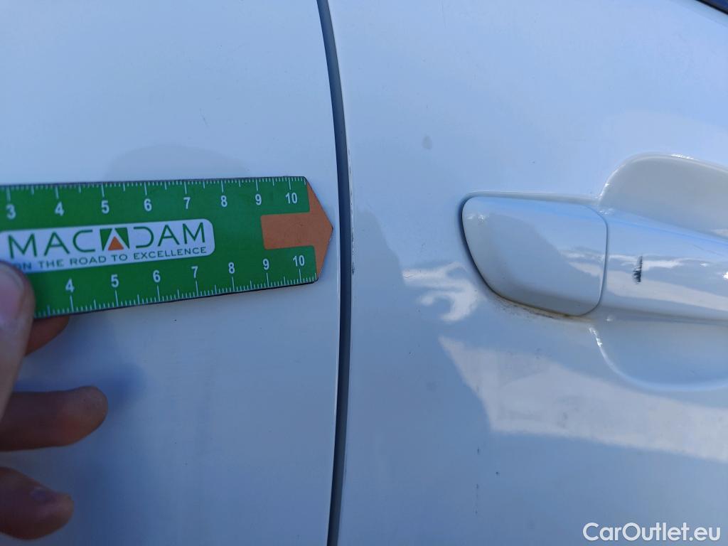  Citroen  C3 CITROEN  / 2016 / 5P / berlina con portón BlueHDi 73KW (100CV) S&S FEEL #28