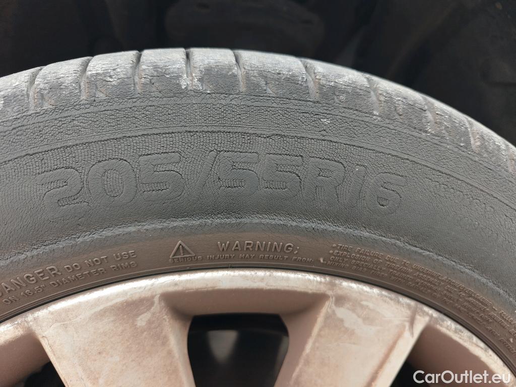  Seat  Leon SEAT León / 2016 / 5P / familiar ST 1.6 TDI 85kW (115CV) S&S Style Ed Nav #13