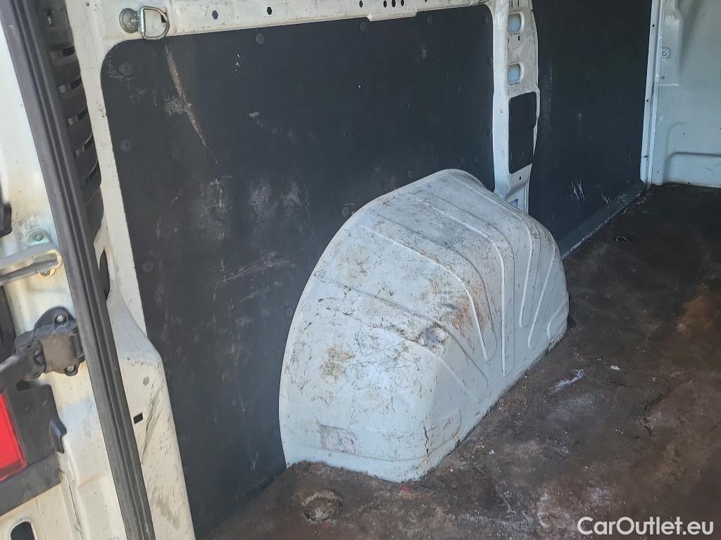  Peugeot  Boxer PEUGEOT  / 2014 / 4P / furgón 330 L1H1 BlueHDi 81KW (110CV) #13