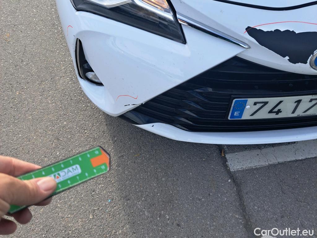  Toyota  Yaris TOYOTA  / 2017 / 5P / berlina con portón 1.5 100H Active #24