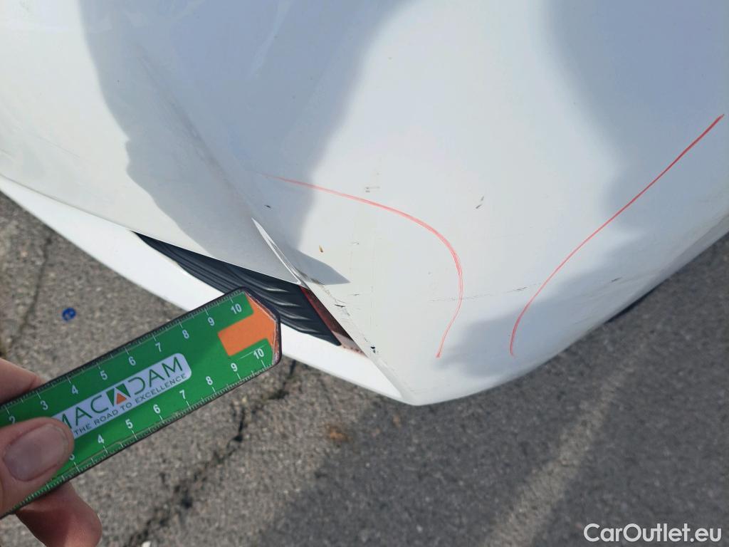  Toyota  Yaris TOYOTA  / 2017 / 5P / berlina con portón 1.5 100H Active #27