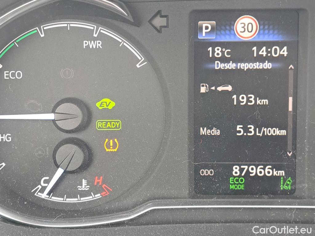  Toyota  Yaris TOYOTA  / 2017 / 5P / berlina con portón 1.5 100H Active #46