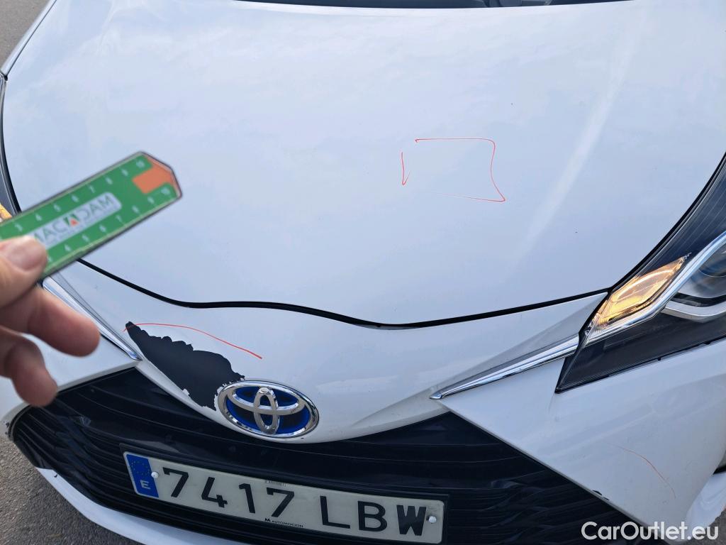  Toyota  Yaris TOYOTA  / 2017 / 5P / berlina con portón 1.5 100H Active #6