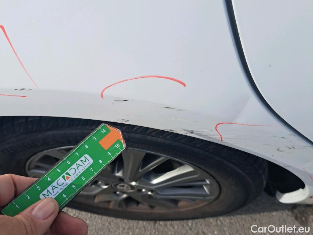  Toyota  Yaris TOYOTA  / 2017 / 5P / berlina con portón 1.5 100H Active #12