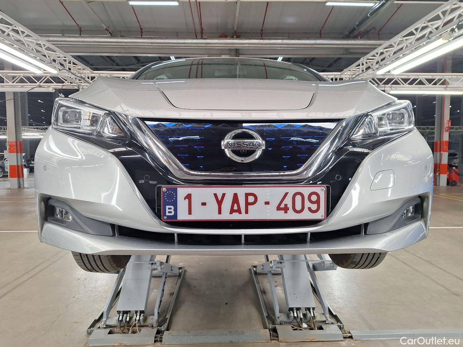  Nissan  Leaf Nissan,  '17 BEV, Nissan  Tekna 40kWh 5d #9