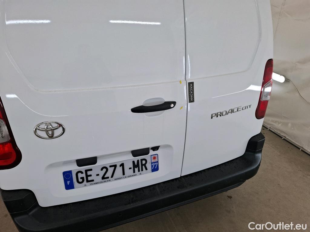  Toyota  Proace TOYOTA  City / 2019 / 4P / Fourgonnette 1.5 Medium 100 D-4D Business #1