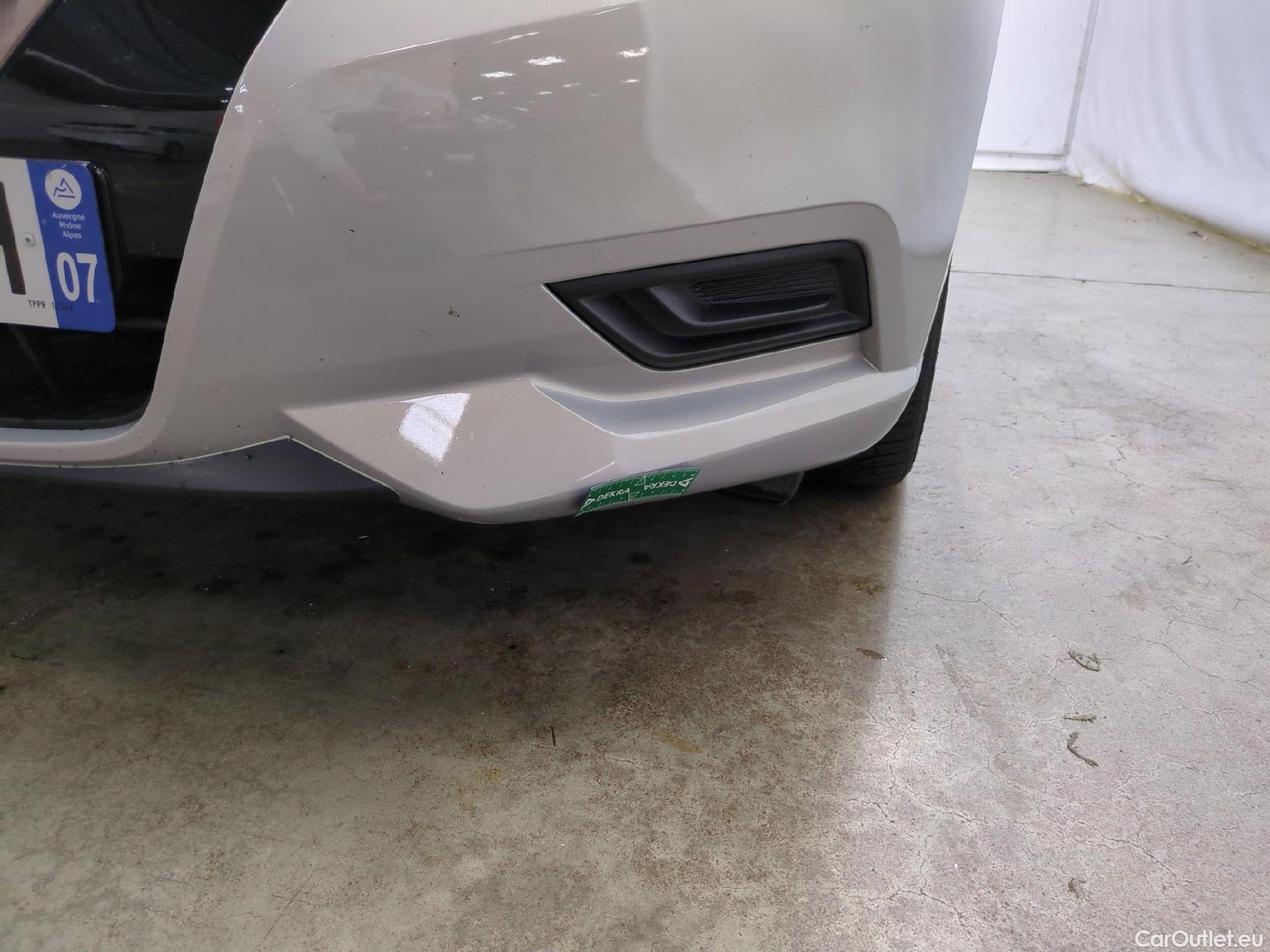  Nissan  Micra NISSAN  / 2016 / 5P / Berline IG-T 100 Business Edition #6