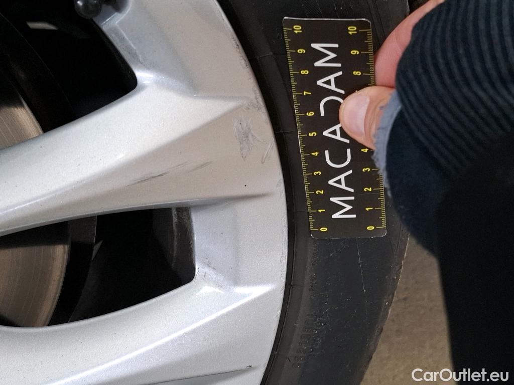  Bmw  Serie 2 BMW  Active Tourer / 2018 / 5P / monospace 225xe Business Design Auto #13