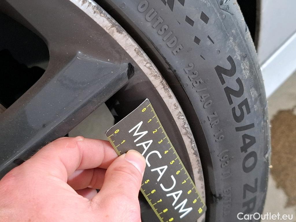  Mercedes  A-Klasse MERCEDES-BENZ Classe A Berline / 2018 / 4P / Berline A 200 d AMG Line 8G-DCT #16