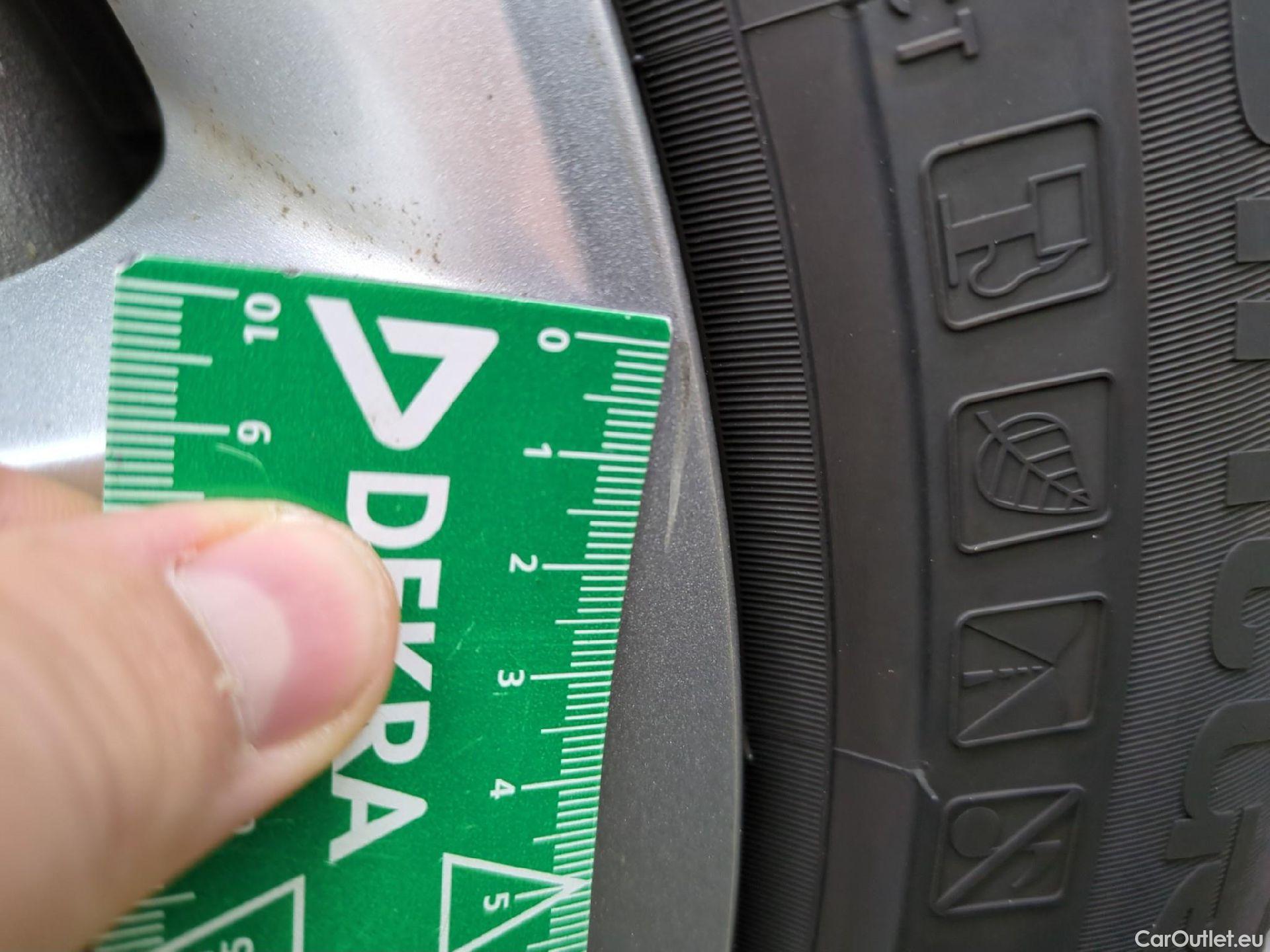  Opel   Grandland X OPEL / 2017 / 5P / SUV 1.6 HYBRID4 300 ELEGANCE BUSINESAUTO 4x4 #11